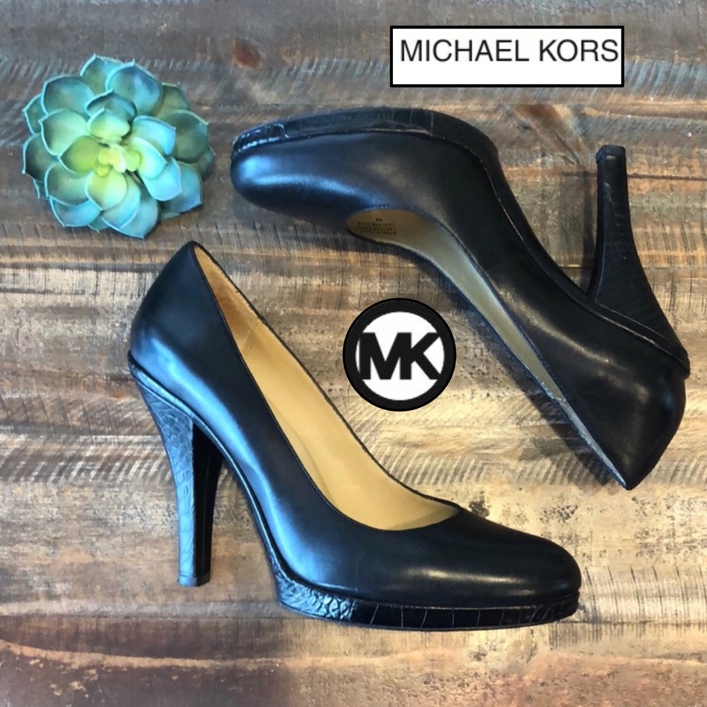⭐️Classic Black Michael Kors Heels